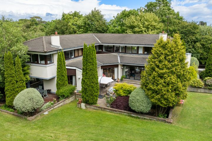 La Rochelle, Ferndale Road, Rathmichael, Dublin 18, D18K3C6