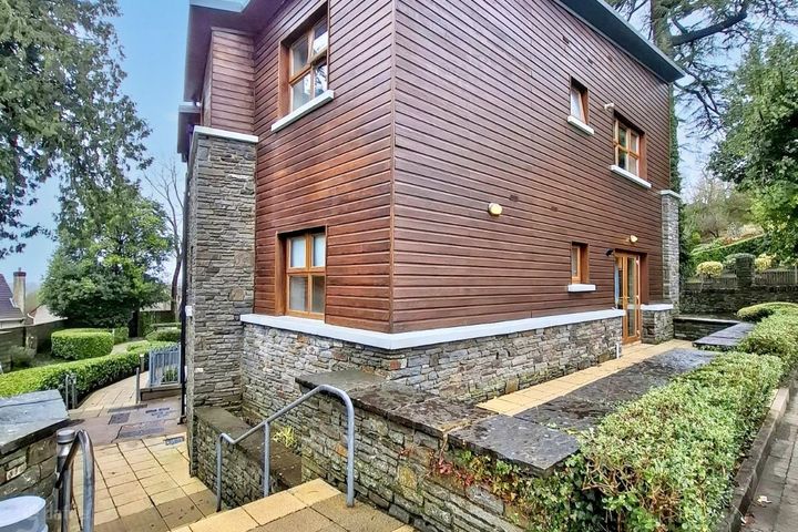 38 Douglas House, Maryborough Hill, Rochestown, Co. Cork, T12K004