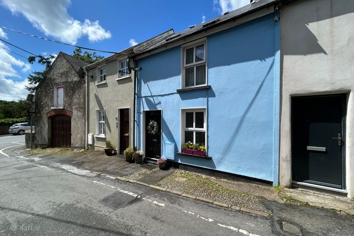 'Cobwebs', John Street, Killaloe, Co. Clare, V94X4A6