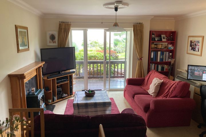 Hampton Square, Navan Road (D7), Dublin 7