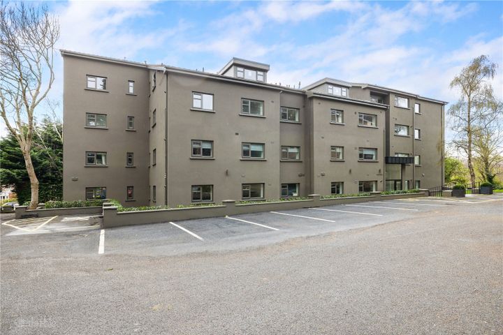 16 Errigal House, Eglinton Court, Dublin 4