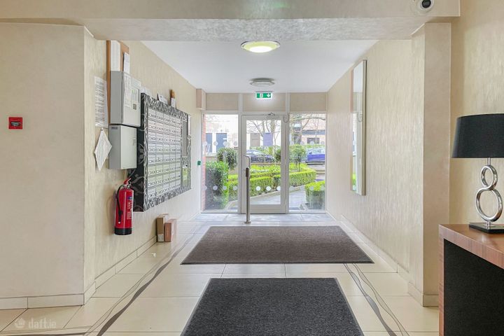 Apartment 27, Burleigh Court, Ballsbridge, Dublin 4, D04A5F9 - Photo 3