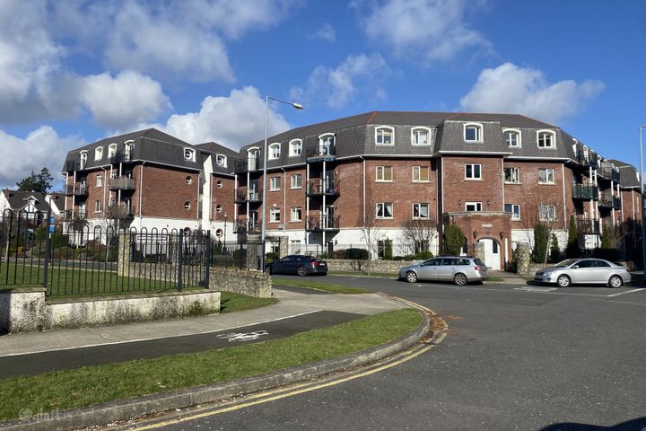 APARTMENT 111 KERRYMOUNT CASTLE COURT KILGOBBIN WOOD DUBLIN , Sandyford, Dublin 18