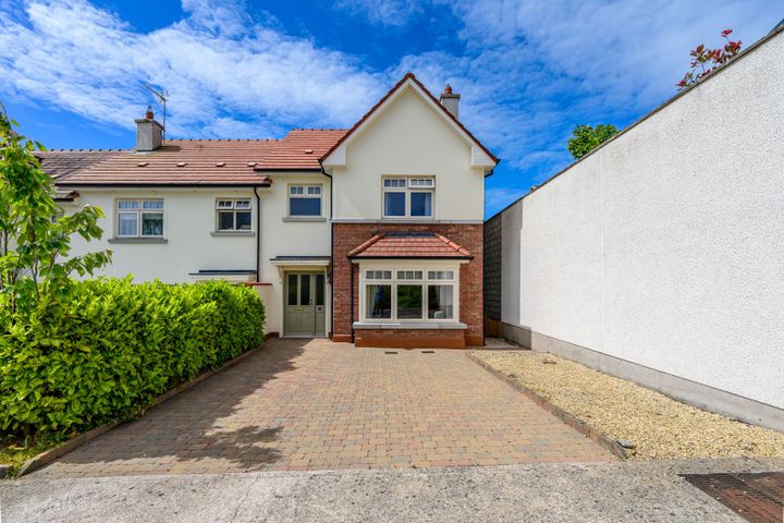 24 Holly Vale, Forest Hill, Carrigaline, Co. Cork, P43YF38