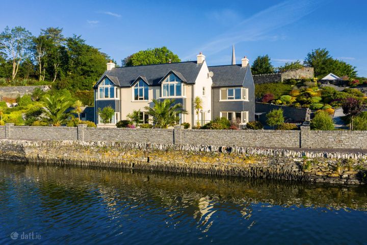 Sunny Rock, Church Road, Rosscarbery, Co. Cork, P85PX26