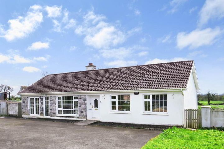 Castletown Village, Kilmallock, Co. Limerick, V35E240