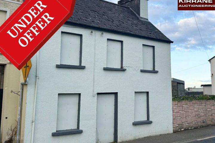 Glavey Street, Ballinlough, Ballinlough, Co. Roscommon, F45ER04