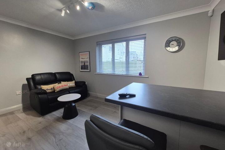 3 Pinewood, Dublin Road, Bonavalley, Athlone, Co. Westmeath