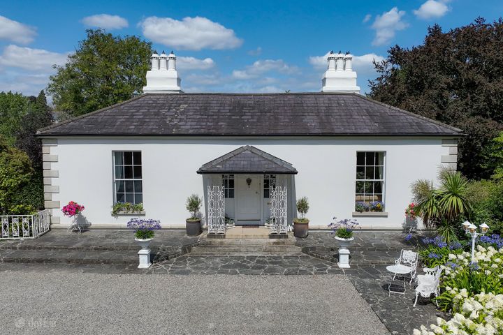 Glenair House and Gate Lodge, Priory Road, Delgany, Co. Wicklow, A63RX52