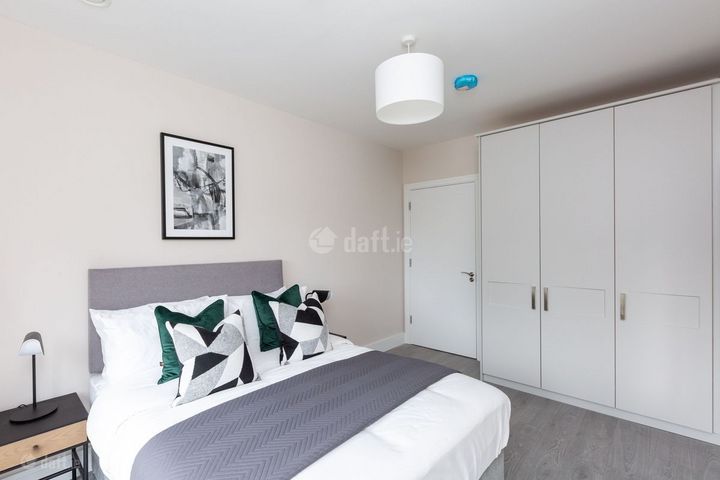 Glenamuck , Dublin 18 - 1 Female , Carrickmines, Dublin 18