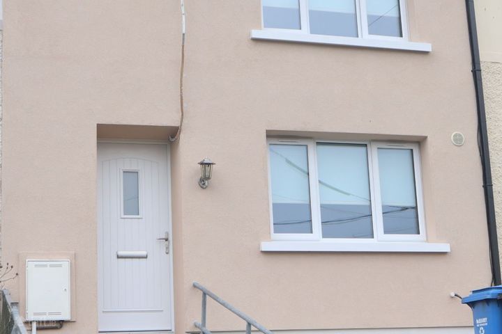 8 Pearse Avenue, Carrickmacross, Co. Monaghan, A81RD98