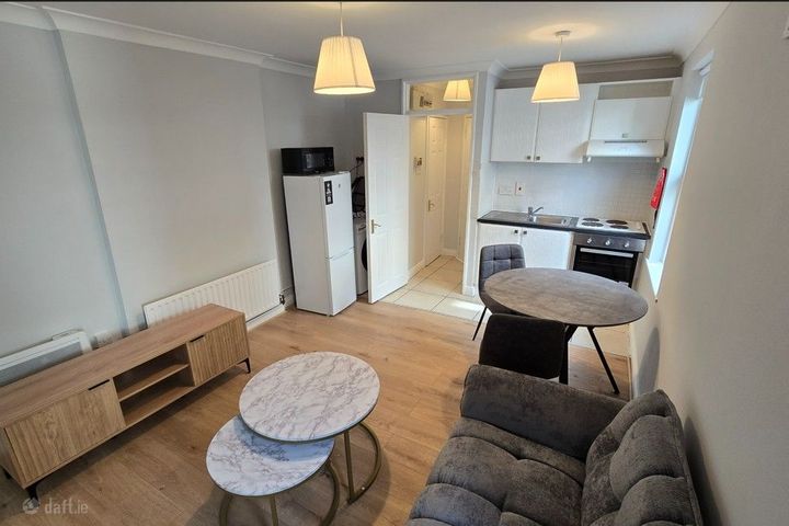 1 bed apt, 61 Whitworth Road, Phibsborough, Dublin 9