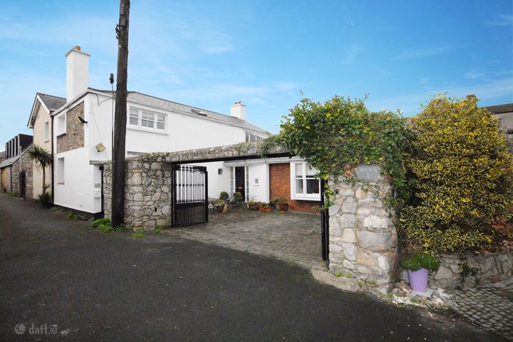 3 The Mews, Ailesbury, Ballsbridge, Dublin