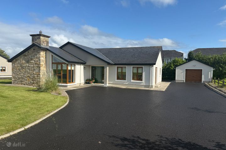 22 Mac Oisin Place, Dromod, Carrick On Shannon, Co. Leitrim, N41C2X7