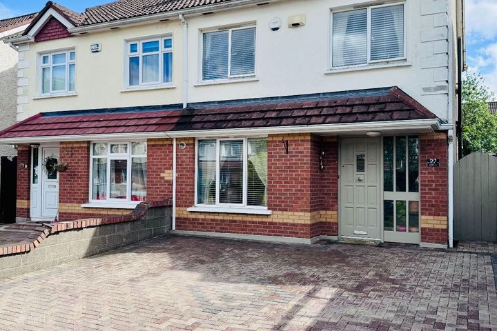 3 Bed 3 Bath Renovated Semi-Detached House, Lucan, Co. Dublin