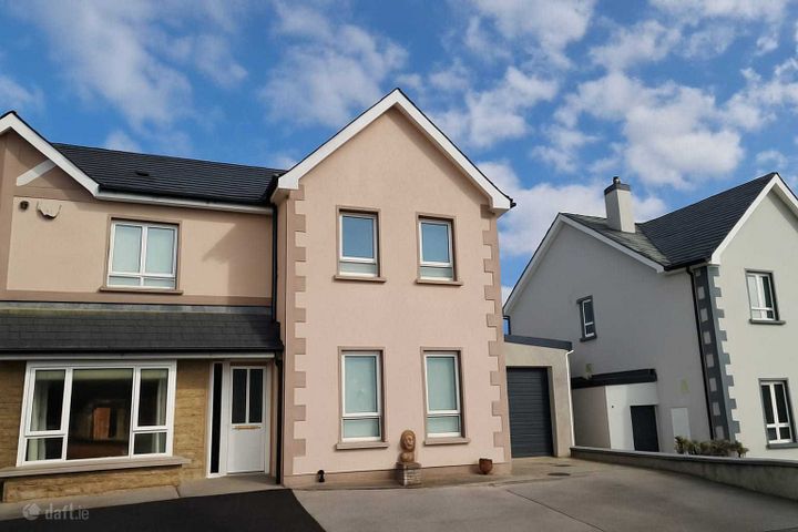 13 Tarmon Manor, Castlerea, Castlerea, Co. Roscommon, F45YR68