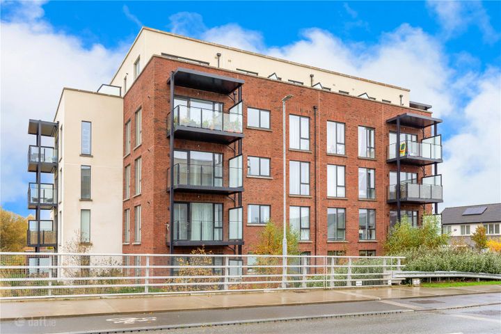 13 Oak Hall, Larkfield View, Leopardstown, Dublin, D18TK6A