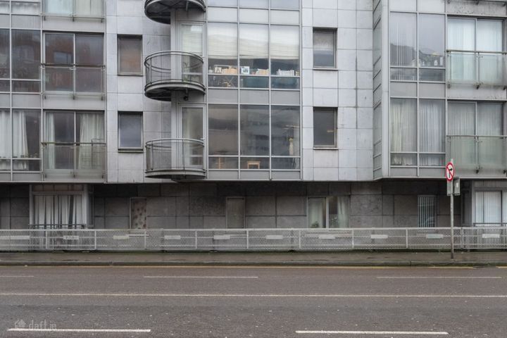 Apartment 12, Camden Court, Cork City Centre, T23F660
