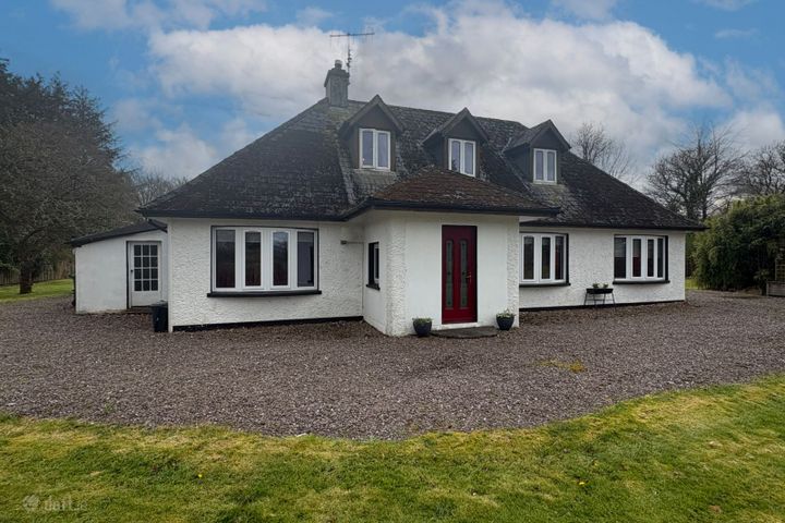 Darwin House, Raleigh North, Macroom, Co. Cork, P12D586