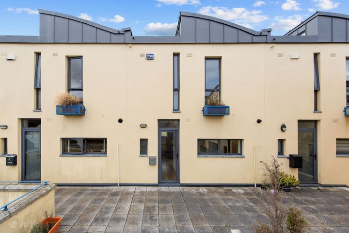 8 Castle Mews, Castle Street, Dalkey, Co. Dublin, A96HD21