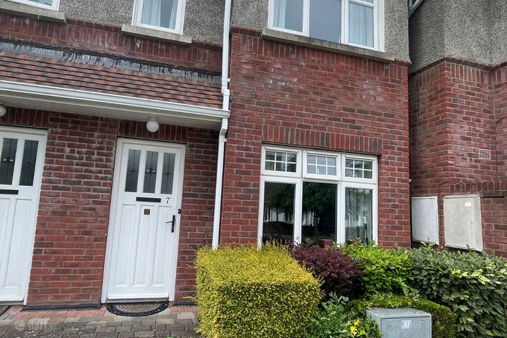 7 Castle Lawn, Kilgobbin Wood, Leopardstown, Dublin 18