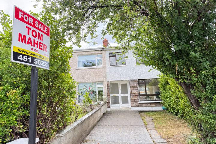 60 The Crescent, Millbrook Lawns, Oldbawn, Dublin 24, D24AWY1