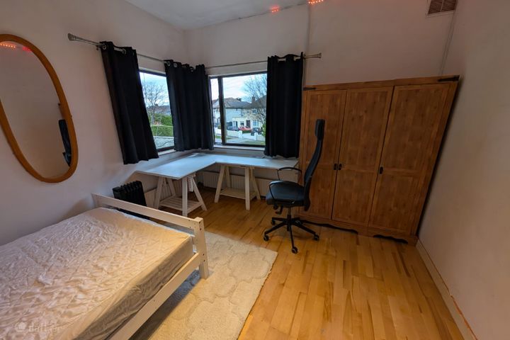 4 Seafield Crescent, Booterstown, Blackrock, Booterstown, Co. Dublin