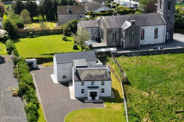 Knockroe, Castlerea, Co. Roscommon, F45XV84