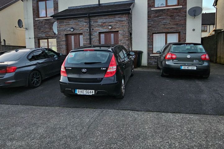 77 THE MAPLES, BALLYHAUNIS, MAYO