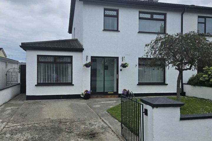 8 Pinewood Grove, Bay Estate, Dundalk, Louth