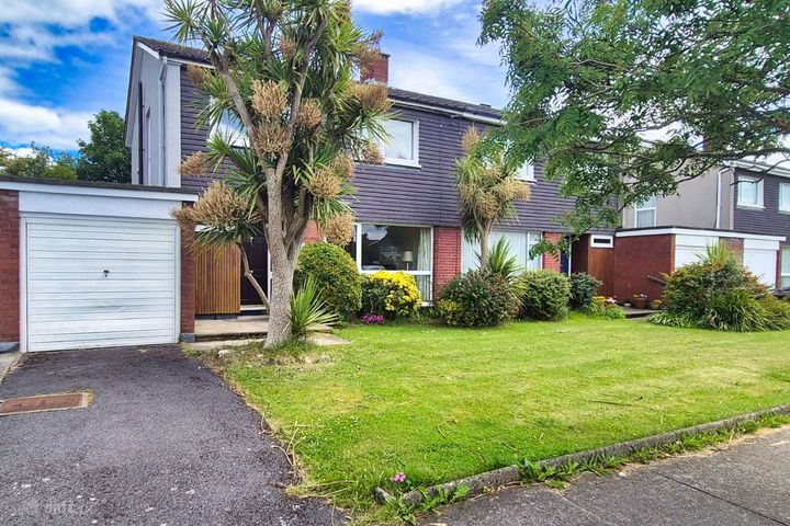 24 Sutton Grove, Sutton, Dublin 13, D13Y6N3