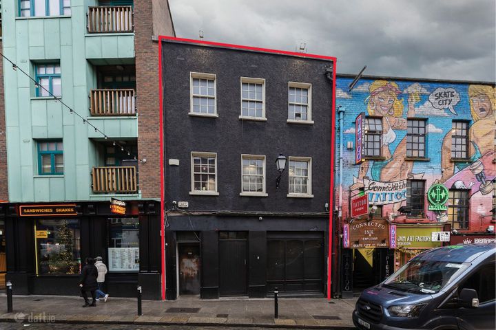 Vintage Cocktail Club, 15/16 Crown Alley, Temple Bar, Dublin 2, D02E229