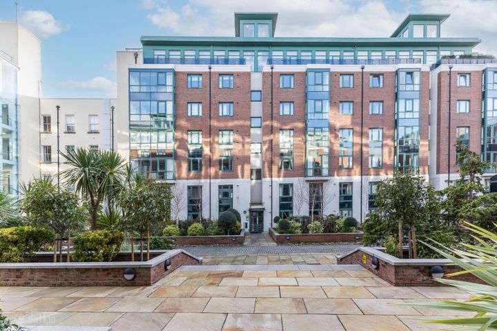 Adelaide Square, Whitefriar Street, Dublin 2, Dublin 8