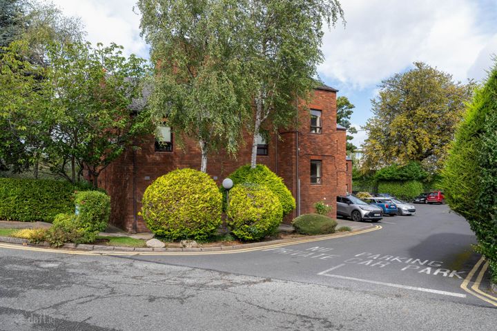 Apartment 15, Dundrum Court, Dundrum, Dublin 16, Co. Dublin, D16YX43