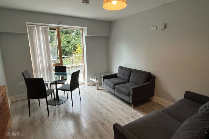 2 Bed Apartment, The Atrium, Beechwood Court, Stillorgan, Stillorgan, Co. Dublin
