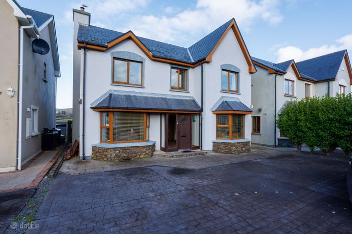 2 Marina Walk, Cahersiveen, Co. Kerry, V23VN36