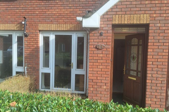74 The Paddocks, Hybreasal, Kilmainham, Dublin 8