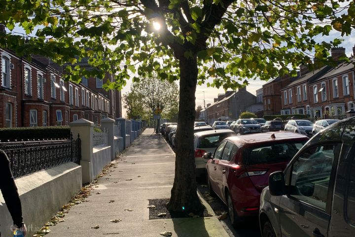 O'Connell Avenue , Limerick City Centre