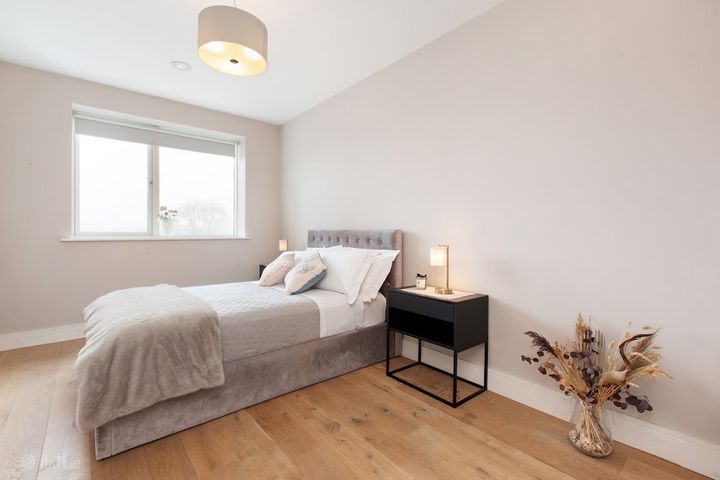 Crofton Hall, Diswellstown Road, Castleknock, Dublin 15