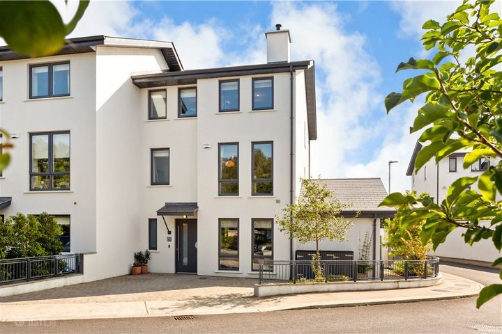 20 Broadlands, Ballinclea Road, Killiney, Dublin