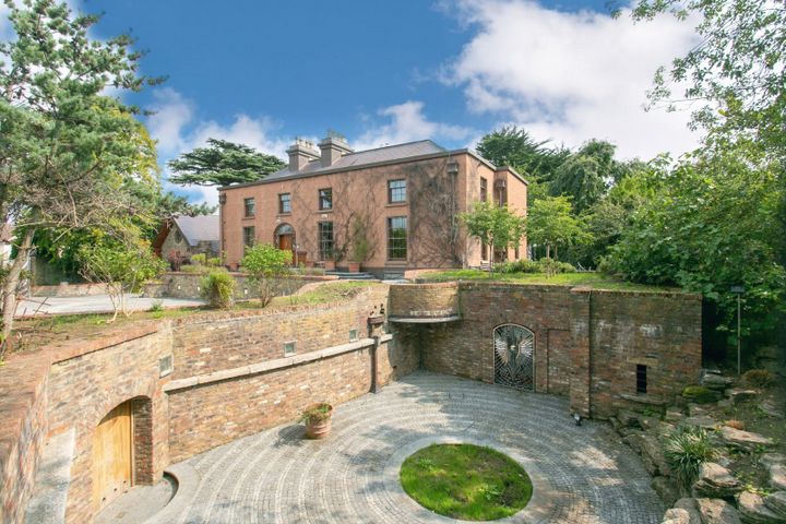 Harlech House, Harlech Downs, Goatstown Rd Dublin 14, Dublin 14, Dublin