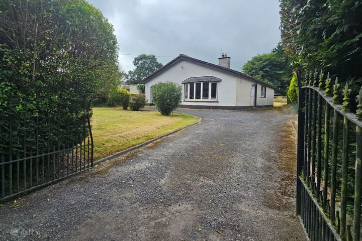 Sunnyhill, Knockaulin, Kilcullen, Co. Kildare, R56FP38