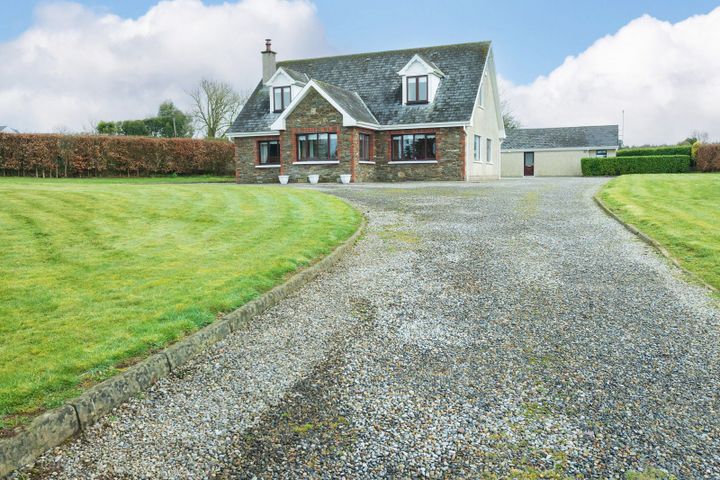 Ballinraha Cross, Blarney, Whitechurch, Co. Cork, T23E772