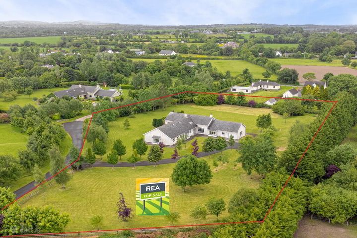 Louisburgh, Castlewarden North, Straffan, Kildare