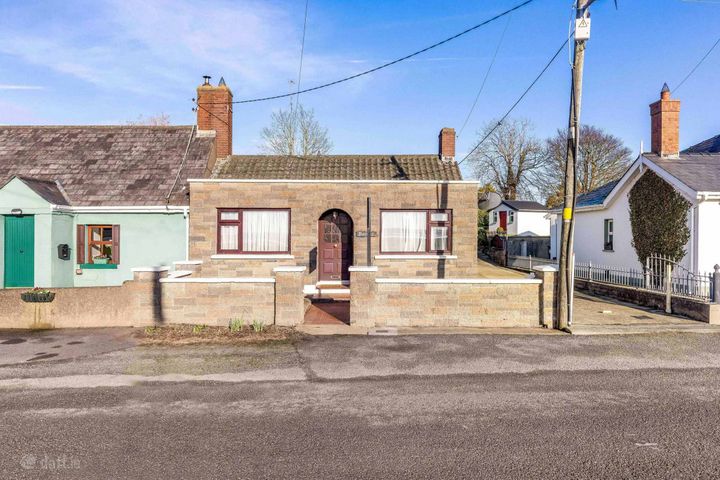 Dormie, 3 Sea Rd, Baltray, Louth