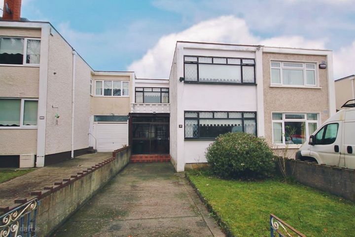 27 The Drive, Millbrook Lawns, Tallaght, Dublin 24, D24VYW0