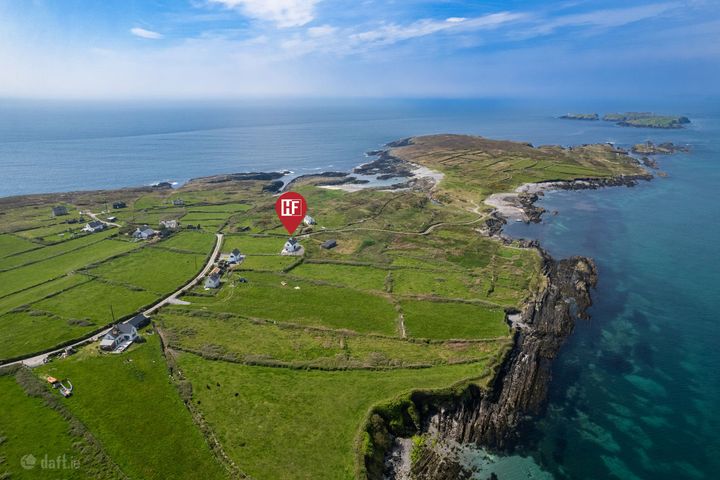 The End House, Westlands, Long Island, Schull, Co. Cork, P81P702