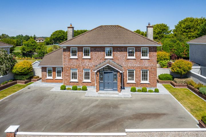 2 Shrewsbury Park, Fernhill Road, Carrigaline, Cork