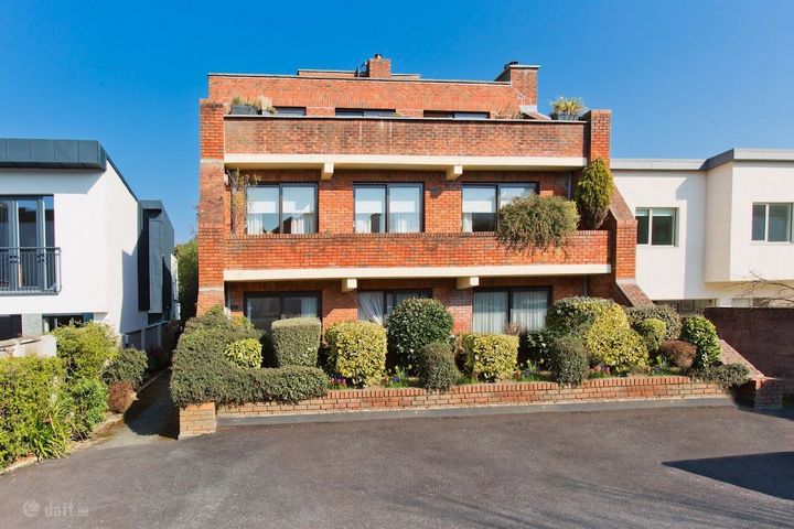1 Dualla Court, Stillorgan Rd, Blackrock, Dublin