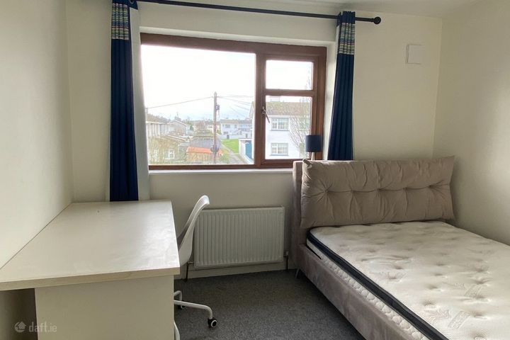 6 Fahy Gardens, Loughrea, Ardnadoman, Co. Galway